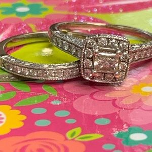 Beautiful 1 carat bridal set!